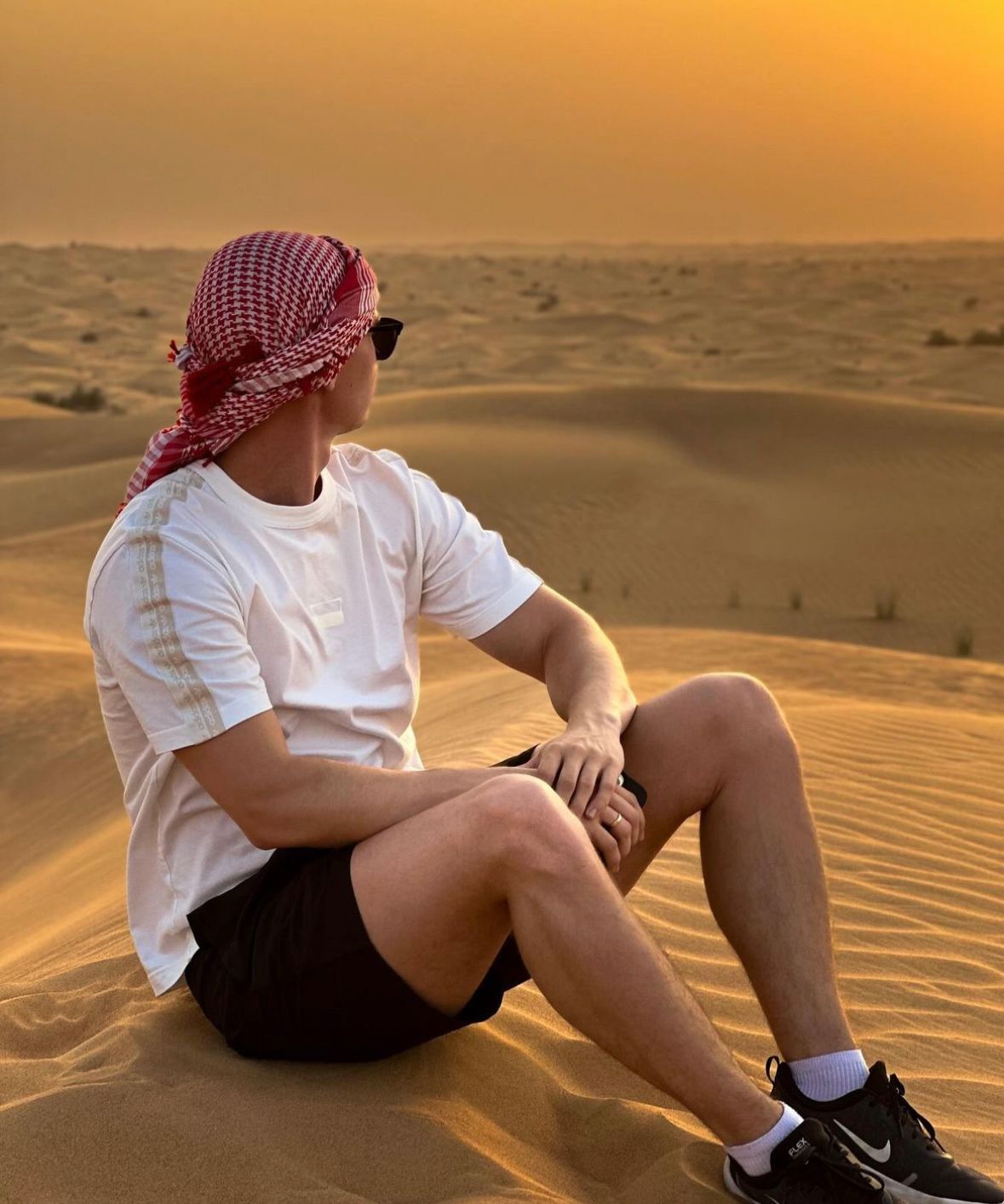 https://www.arabiandesertsafaris.ae/wp-content/uploads/2023/11/Arabian-Desert-Safari-Royal-Extreme-Tourism-Dubai-26.jpg